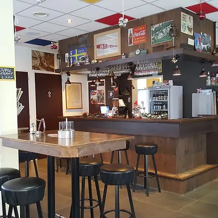 湖畔餐厅酒店 3* 乌苏尔恩