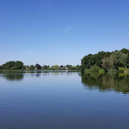 Restaurant Lakeside Отель 3*