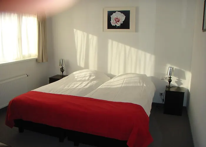 湖畔餐厅酒店 3*